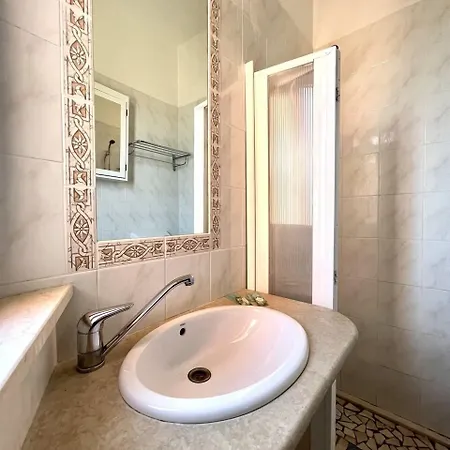 Giorgetti Orange Hotell 3*