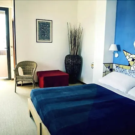 Giorgetti Orange Hotel 3*