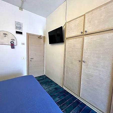 Giorgetti Orange Hotel 3*