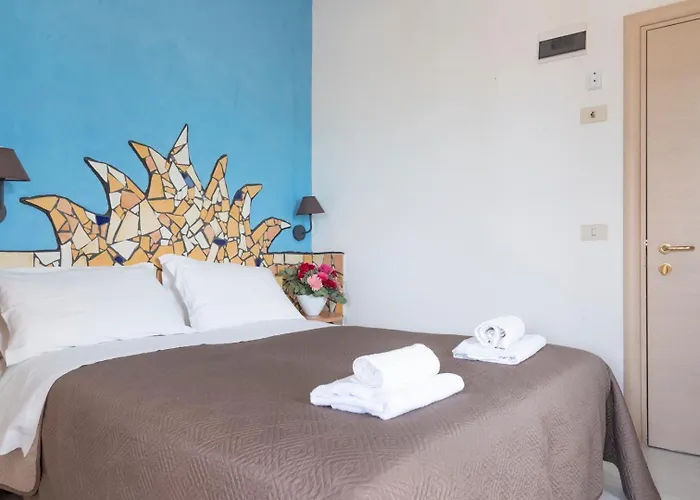 Giorgetti Orange Hotel 3*