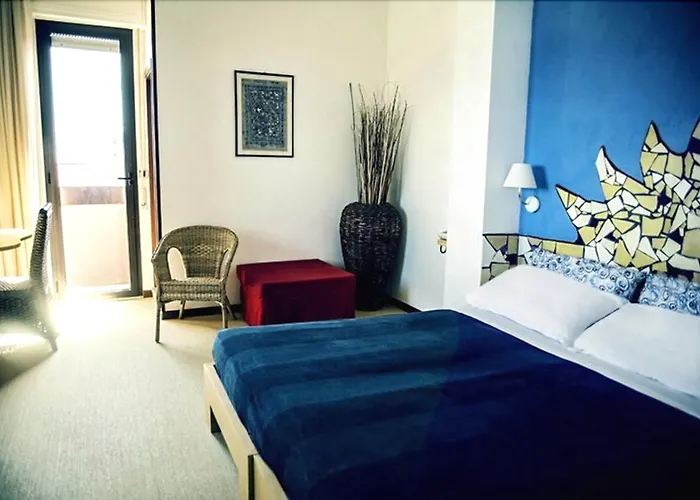 Giorgetti Orange Hotel 3*